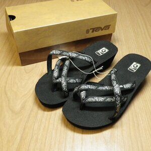 NEW Teva Mush Mandalyn Wedge Paisley Fun Black Size 6 Sandals